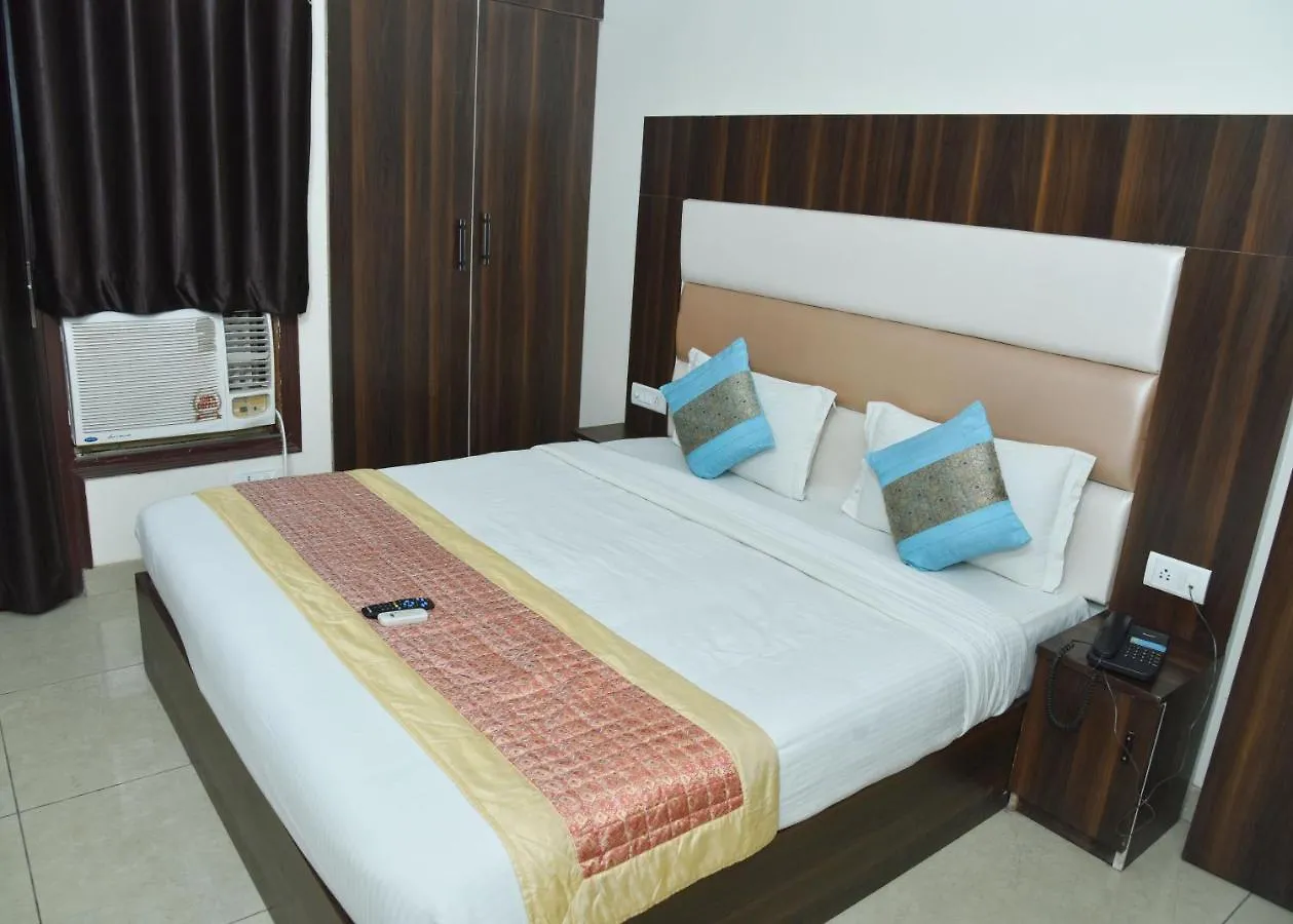 ***  Hotel Classic Plaza At Delhi Airport India